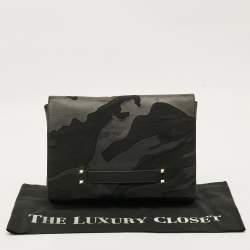 Pre Owned حقيبة كلاتش فالنتينو روكستود قماش وتمس الأسود/الرمادي</