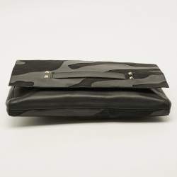 Pre Owned حقيبة كلاتش فالنتينو روكستود قماش وتمس الأسود/الرمادي</