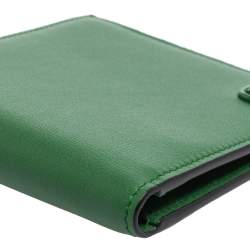 Pre Owned Valentino Green Leather VLogo Bifold Wallet