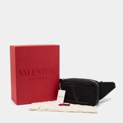 مملوكة مسبقًا Valentino Black Nylon and Leather VLogo Belt Bag