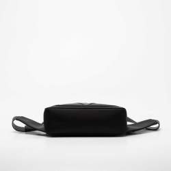 مملوكة مسبقًا Valentino Black Nylon and Leather VLogo Belt Bag