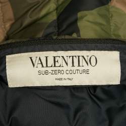 Pre Owned جاكيت فالنتينو حشوة داون صناعي طباعة مموهة أخضر/أزرق كحلي مقاس صغير - سمول