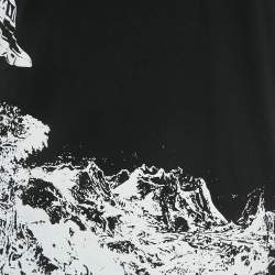 مملوكة مسبقًا تي شيرت فالنتينو أسود قطن مطبوع تايم ترافلر أندركوفر مقاس متوسط