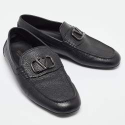Pre Owned Valentino Black Leather Escape V logo Slip On Loafers Size 43