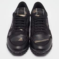 مملوكة مسبقًا Valentino Black/Metallic Leather and Suede Rockrunner Lace Up Sneakers Size 43