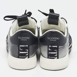 Pre Owned حذاء رياضي فالنتينو VL7N جلد وكانفاس رصاصي/أبيض بعنق منخفض مقاس 42
