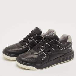 Pre Owned Valentino Black Leather One Stud Low Top Sneakers Size 43.5