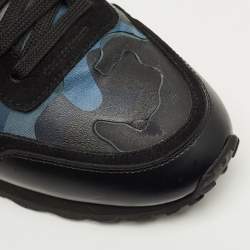 مملوكة مسبقًا حذاء رياضي فالنتينو روك رانر سويدي وجلد نمط مموه متعدد الألوان عنق منخفض مقاس 38