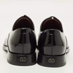 مملوكة مسبقًا حذاء ديربي فالنتينو جلد أسود مرصع مقاس 43