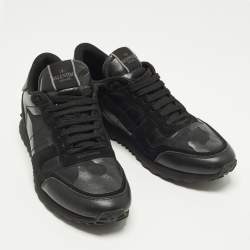 Pre Owned حذاء رياضي فالنتينو "روكرونر" بطراز منخفض من أعلى جلد و سويدي و كانفاس كاموفلاج أزرق و أخضر مقاس 43 