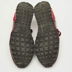 مملوكة مسبقًا حذاء رياضي فالنتينو روكرانر سويدي وجلد وقماش مموه كاموفلاج أحمر مقاس 41