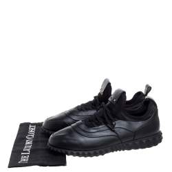 Pre Owned حذاء رياضي فالنتينو بودي تيك جلد أسود ساتان عنق منخفض مقاس 43