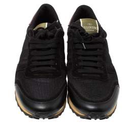 Pre Owned حذاء رياضي فالنتينو روك رانر برقبة منخفضة سويدي وشبك أسود مقاس 39