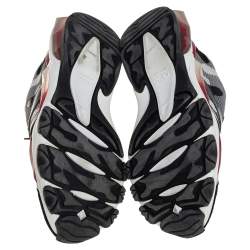 Pre Owned حذاء رياضي فالنتينو باونس شبك وسويدي بطبعة مموهة متعدد الألوان وعنق منخفض مقاس 43