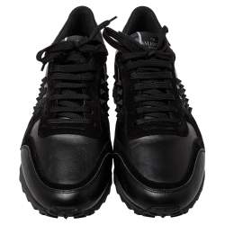 مملوكة مسبقًا حذاء رياضي فالنتينو روكستد سويدي وجلد أسود عنق منخفض مقاس 43