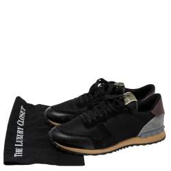 مملوكة مسبقًا Valentino Black  Leather And Suede Rockstud Low Top Sneakers Size 43