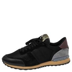 مملوكة مسبقًا Valentino Black  Leather And Suede Rockstud Low Top Sneakers Size 43