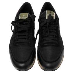 مملوكة مسبقًا Valentino Black  Leather And Suede Rockstud Low Top Sneakers Size 43