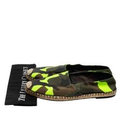 Pre Owned Valentino Green Camouflage Canvas Espadrille Flat Size 43