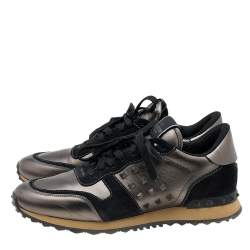 Pre Owned حذاء رياضي فالنتينو روكرونر سويدي وجلد أسود/ميتاليك مقاس 44