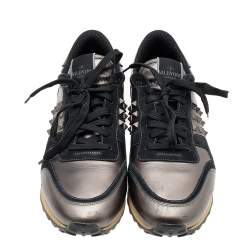 Pre Owned حذاء رياضي فالنتينو روكرونر سويدي وجلد أسود/ميتاليك مقاس 44