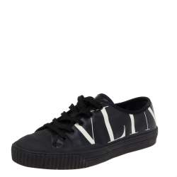 Pre Owned حذاء رياضي فالنتينو جلد أسود مزين شعار الماركة ڨي أل تي إن مقاس 41