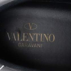 Pre Owned حذاء رياضي فالنتينو جلد أسود مزين شعار الماركة ڨي أل تي إن مقاس 41