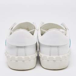 مملوكة مسبقًا Valentino White/Blue Leather Rockstud Low Top Sneakers Size 42