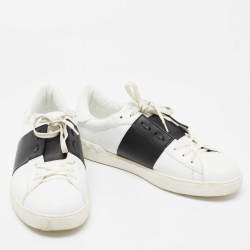 Pre Owned حذاء رياضي فالنتينو جلد أسود/ أبيض مرصع برباط مقاس 43