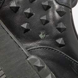 مملوكة مسبقًا Valentino Black Leather Rockstud Low Top Sneakers Size 43