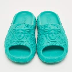 Pre Owned صندل سلايد فيرساتشي باروك رأس ميدوسا مطاط تركواز أخضر مقاس 42