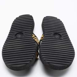 Pre Owned صندل فيرساتشي ناسترو غريكا كانفاس أسود / ذهبي متقاطع مقاس 41