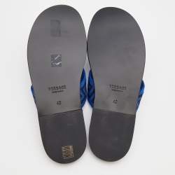 مملوكة مسبقًا صندل سلايد فلات فيرساتشي غريسا قماش وجلد أسود/أزرق مقاس 42