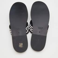 Pre Owned صندل سلايد فيرساتشي غريكا قماش وجلد أزرق/أبيض مقاس 45