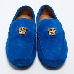مملوكة مسبقًا Versace Blue Suede Medusa Slip on Loafers Size 43