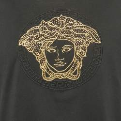 مملوكة مسبقًا Versace Black Medusa Embroidery Studded Cotton Crew Neck T-Shirt L