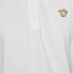 Pre Owned تي شيرت فيرساتشي بياقة غريكا بيضاء بيكيه مقاس ضخم جداً