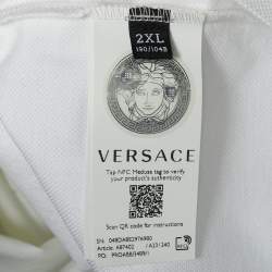 Pre Owned تي شيرت فيرساتشي بياقة غريكا بيضاء بيكيه مقاس ضخم جداً