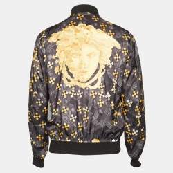 Pre Owned جاكيت بومبر فيرساتشي بطباعة جرافيك سوداء بسحاب مقاس صغير