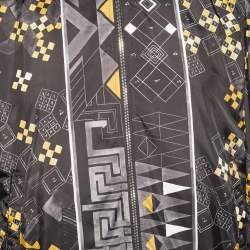 Pre Owned جاكيت بومبر فيرساتشي بطباعة جرافيك سوداء بسحاب مقاس صغير