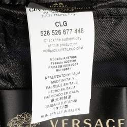 Pre Owned جاكيت بومبر فيرساتشي بطباعة جرافيك سوداء بسحاب مقاس صغير