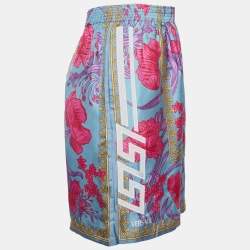 مملوكة مسبقًا فرزاتشي شورت حرير مطرز بطبعة زهور زرقاء بحجم صغير