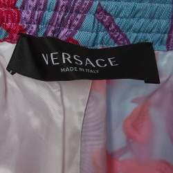 مملوكة مسبقًا فرزاتشي شورت حرير مطرز بطبعة زهور زرقاء بحجم صغير