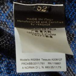 مملوكة مسبقًا سويتر فيرساتشي أزرق حياكة صوف بطباعة إنتارسيا برقبة مرتفعة مقاس كبير جداً - إكس لارج