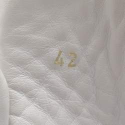 مملوكة مسبقًا حذاء رياضي فيرساتشي ميدوسا جلد أبيض بعنق طويل مقاس 42