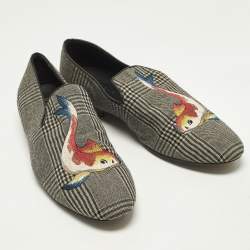 مملوكة مسبقًا حذاء لوفرز فيرساتشي تفاصيل سمك قماش رمادي/أسود مقاس 45