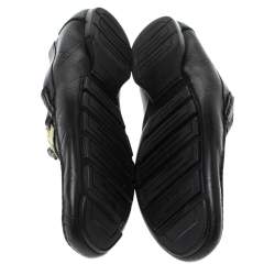 Pre Owned حذاء فرساتشي ميدوسا جلد أسود نمط مموج مقاس 43