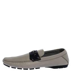 Pre Owned Versace Beige Leather Medusa Detail Slip On Loafers Size 43