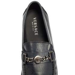 مملوكة مسبقًا Versace Blue Leather Medusa Icon Chain Detail Loafers Size 45