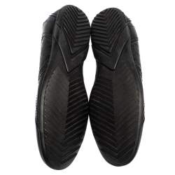 مملوكة مسبقًا Versace Black Leather Logo Embossed Low Top Sneakers Size 40